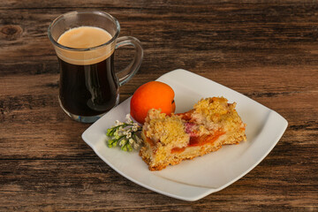 Crust pie with apricot served coffee