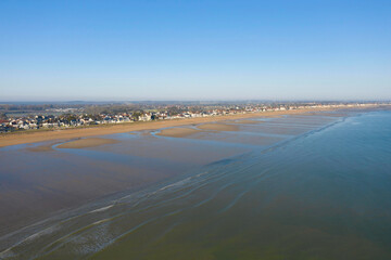 La plage de Sword beach à Hermanville sur Mer en France, en Normandie, dans le Calvados, au bord de la Manche.