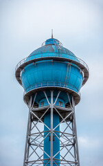Fototapeta na wymiar Blauer Wasserturm bei Ahlen