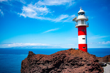 El faro de Teno y la Gomera. 