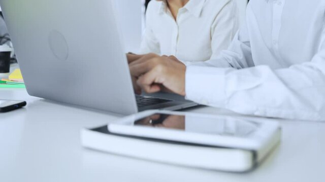 Startup business discussing in the office. business people working together.&nbsp;Startup Meeting Ideas communication concept
