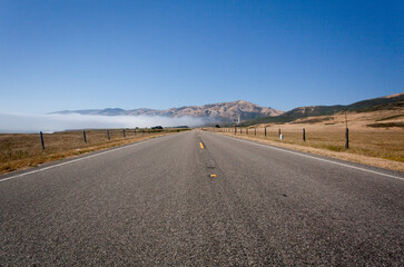 the road to the mountains