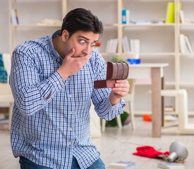 Man found his house after burglary robbed by burglars