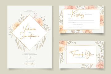 Obraz na płótnie Canvas Elegant wedding invitation template with soft color blooming roses flower