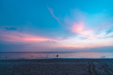 Obraz premium Purple blue sky after sunset