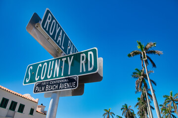 Fototapeta premium Palm Beach Avenue road sign intersection, Florida