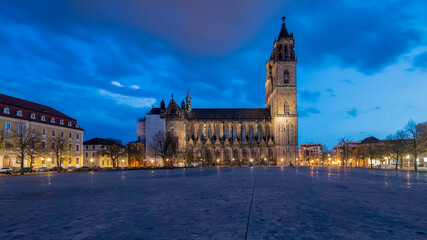 Naklejka premium Deutschland, Sachsen-Anhalt, Magdeburg, Dom zu Magdeburg, menschenleerer Domplatz.