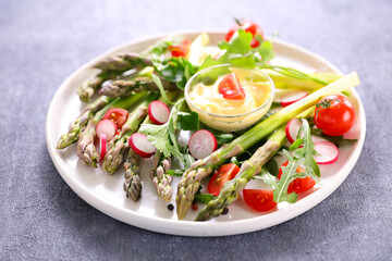 asparagus salad with dipping sauce