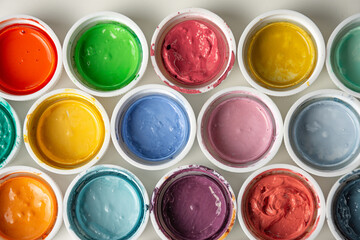 can lids with paint