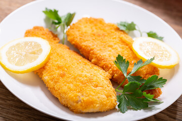 plate of chicken schnitzel