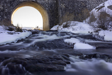 Rivière sous le pont