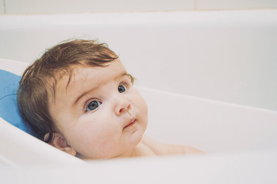 Baby time to bath in a normal day of a family