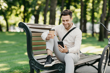 Fototapeta premium Online chat outdoor, relax in park, offer and good message