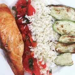 grilled salmon with vegetables