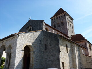 Fototapeta na wymiar Eglise Saint André Sauveterre de Béarn