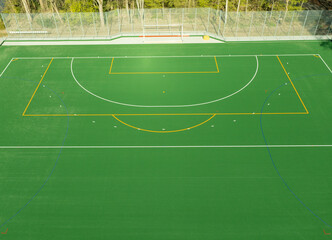 Kunstrasen Fußball und Hockey Feld aus der Luftperspektive