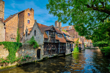 Fototapeta premium Canal with old houses in Bruge, Beligum