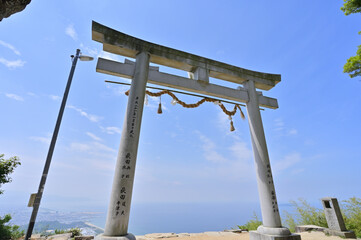 四国香川県三豊市の絶景高屋神社「天空の鳥居」