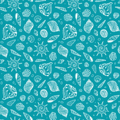 Naklejka premium Hand-drawn seashells on blue background. Non directional seamless pattern. Vector illustration
