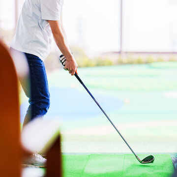 ゴルフ練習　コロナ禍に密にならず楽しめるスポーツ