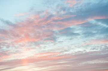 Obraz premium Pink clouds in the beautiful summer sunset sky