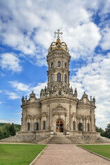 Fototapeta premium Znamenskaya Church in Dubrovitsy, Podolsk, Russia