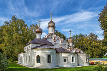 Fototapeta na wymiar Church of the Archangel Michael in Arkhangelskoye, Russia