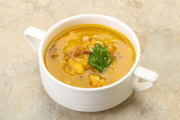 Pea soup with smoked meat