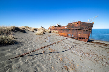 Fototapeta na wymiar Wreckages on San Gregorio beach, strait of Magellan, Chile