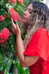 Naklejka premium Beautiful plus-size Hispanic woman outdoors
