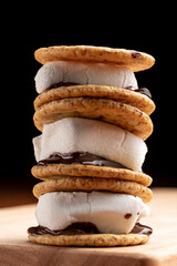 スモア【アメリカやカナダの伝統的なデザート】