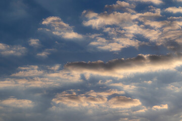 Fototapeta na wymiar clouds in the blue sky in Brazil, southern hemisphere