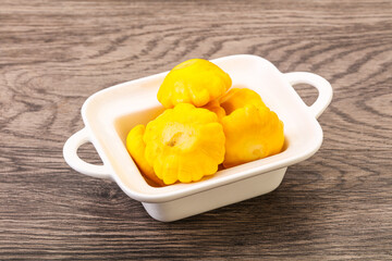 Marinated patissons in the bowl