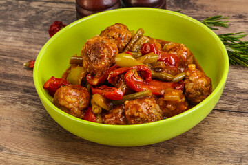 Meat ball in tomato sauce