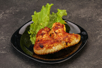 Roasted chicken wings with spices