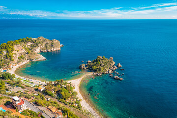 Fototapeta na wymiar Incredible view of IsolaBella - a small island in Taormina, Sicily 