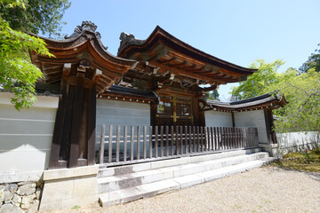 新緑の神護寺　書院の表門　京都市高雄