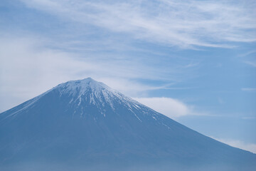 Fototapeta premium 春の富士山 四月撮影