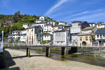 Puente del beso en Luarca, Asturias