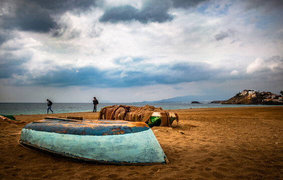 Cloudy day at the beach with the family