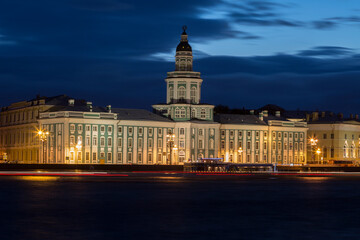 Fototapeta na wymiar building of the Kunstkammer in St. Petersburg on night, Russia