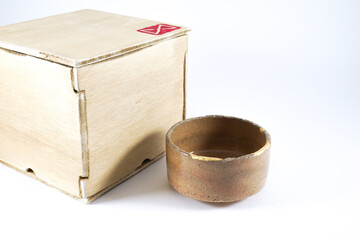 Kintsukuroi Japanese antique sake cup restored with gold