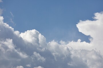 Fototapeta na wymiar Clouds in blus ksy