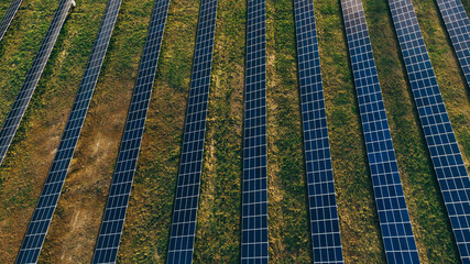 Obraz premium Solar panels in aerial view