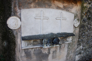 Il Cimitero vecchio di Viggiù in provincia di Varese, in disuso ma molto suggestivo.