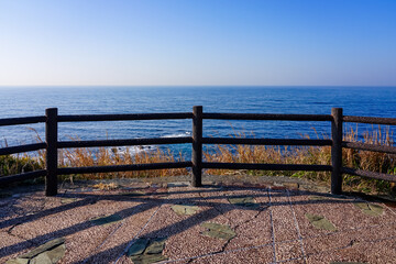 晴れ渡った神奈川県立城ヶ島公園、三浦半島南端から太平洋に飛び出した城ヶ島の海