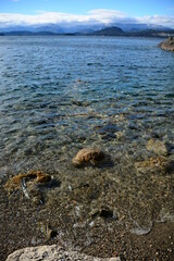 Vista del Lago Nahuel Huapi y montañas de fondo, Bariloche, Argentina 