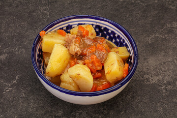 Roasted potato and beef with sauce