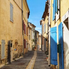 Fototapeta na wymiar Meyrargues est une commune française, située dans le département des Bouches-du-Rhône en région Provence-Alpes-Côte d'Azur. Elle fait partie de la métropol