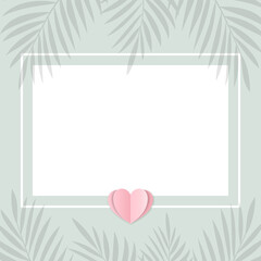 Pusta karta na pastelowym zielonym tle w minimalistycznym stylu z sercem z papieru i palmowymi liśćmi. Zaproszenia ślubne, życzenia, tło dla social media stories, karta podarunkowa, voucher. - obrazy, fototapety, plakaty